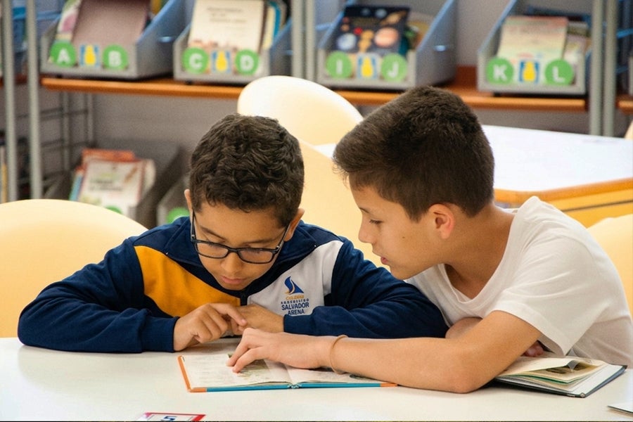 Alunos do Centro Educacional da Fundação Salvador Arena